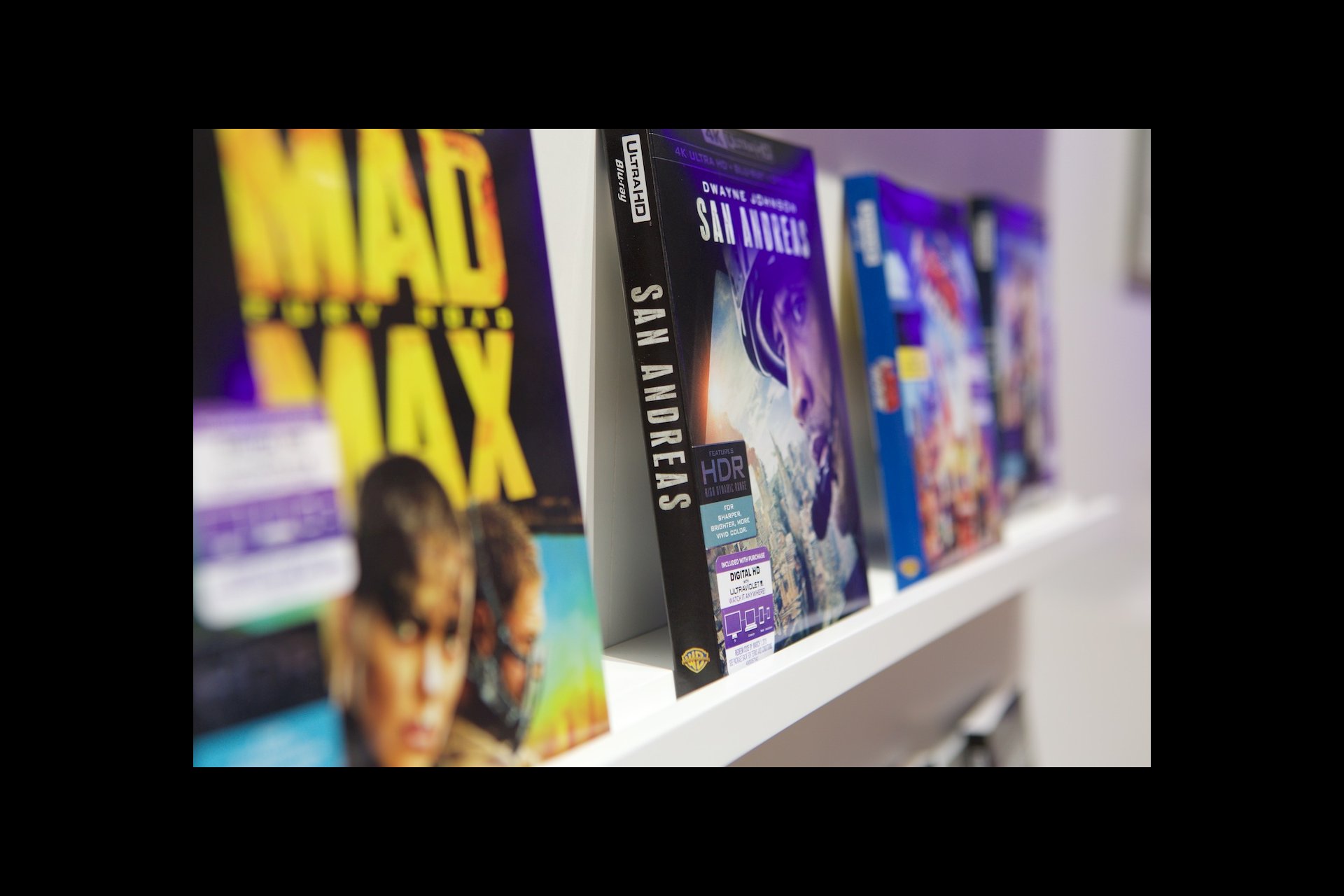 Erste Filme, die im HDR-Format gedreht wurden, sind von Warner Brothers und bereits im Handel.